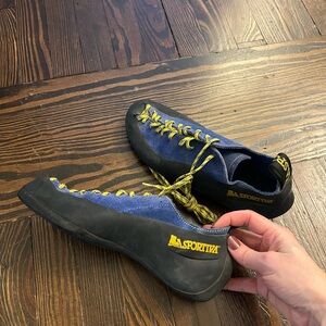 La Sportiva Women’s Blue and Yellow climbing Shoes